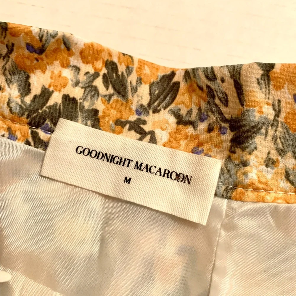 GoodNight Macaroon Mini skirt Ruffled Ruched Floral M coastal cowgirl NWT New